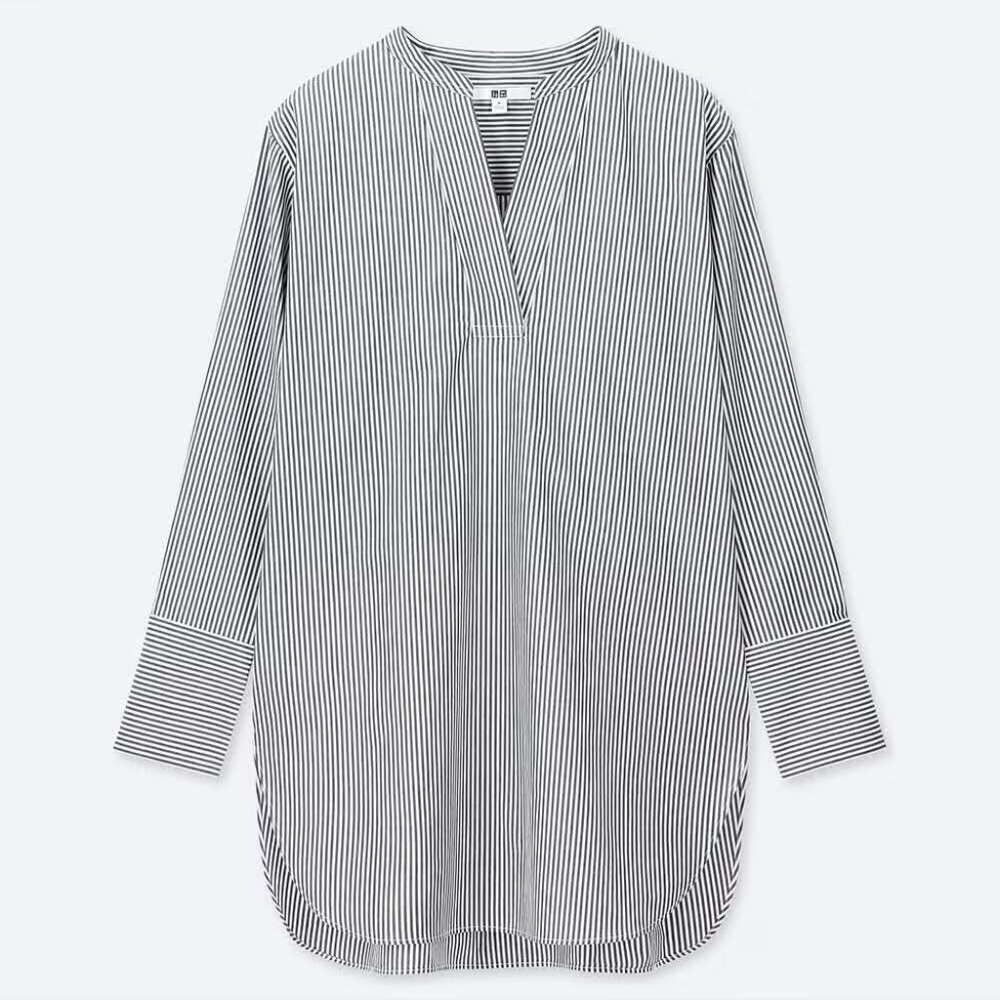 Uniqlo Women's Navy and White Striped Long V-Neck Shirt - Size Small